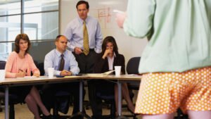 CMOs compran IA, agencias venden PowerPoints